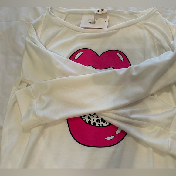 🔥BiBi NWT off white lips top Size XL🔥 - Picture 3 of 6